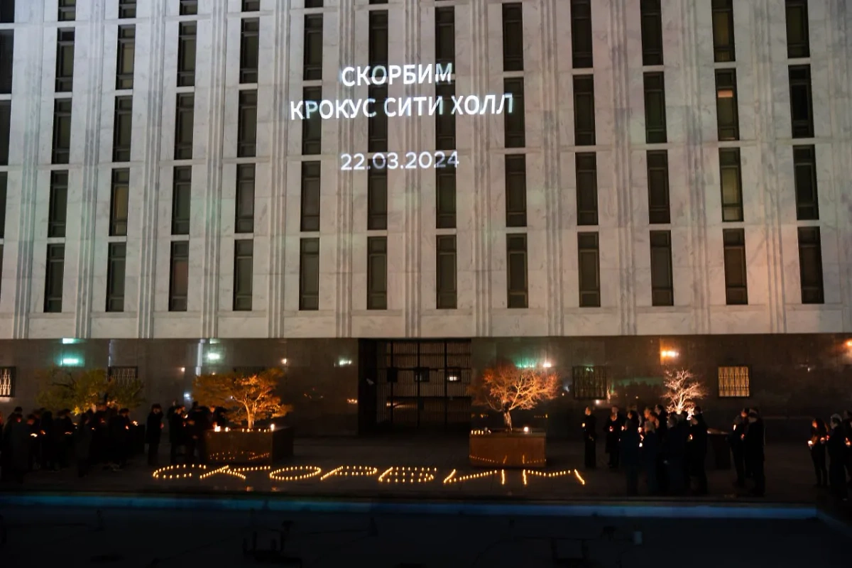 Посольство России в США провело акцию "Журавли" в память о жертвах теракта в "Крокусе". Фото © Telegram / "Embassy of Russia in the USA / Посольство России в США"