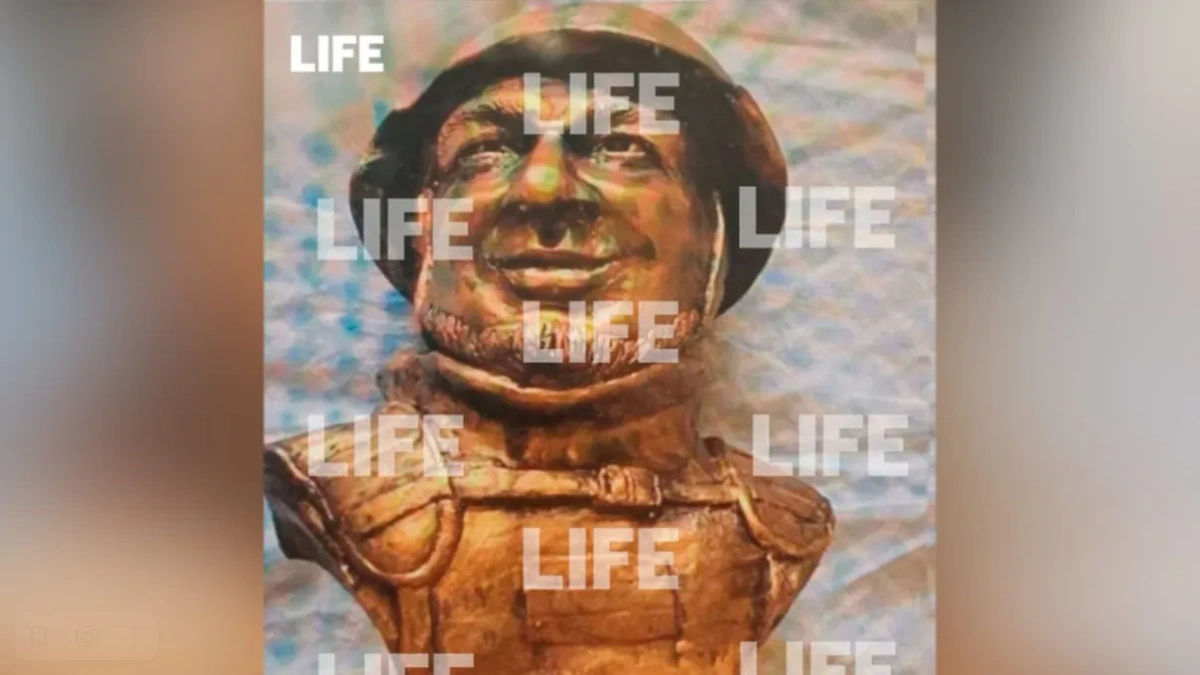 Скульптура, в которую была заложена бомба. Фото © Life.ru