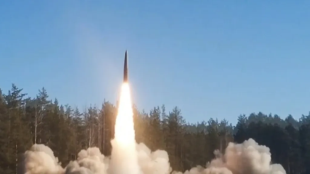 Пуск ракеты ОТРК "Искандер". Обложка © ТАСС / Пресс-служба Минобороны РФ