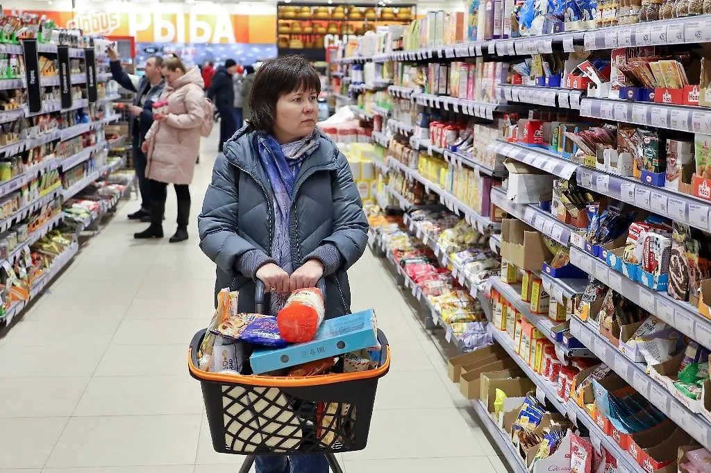 С 1 апреля изменится стоимость основных товаров и услуг. Обложка © ТАСС / Олег Елков