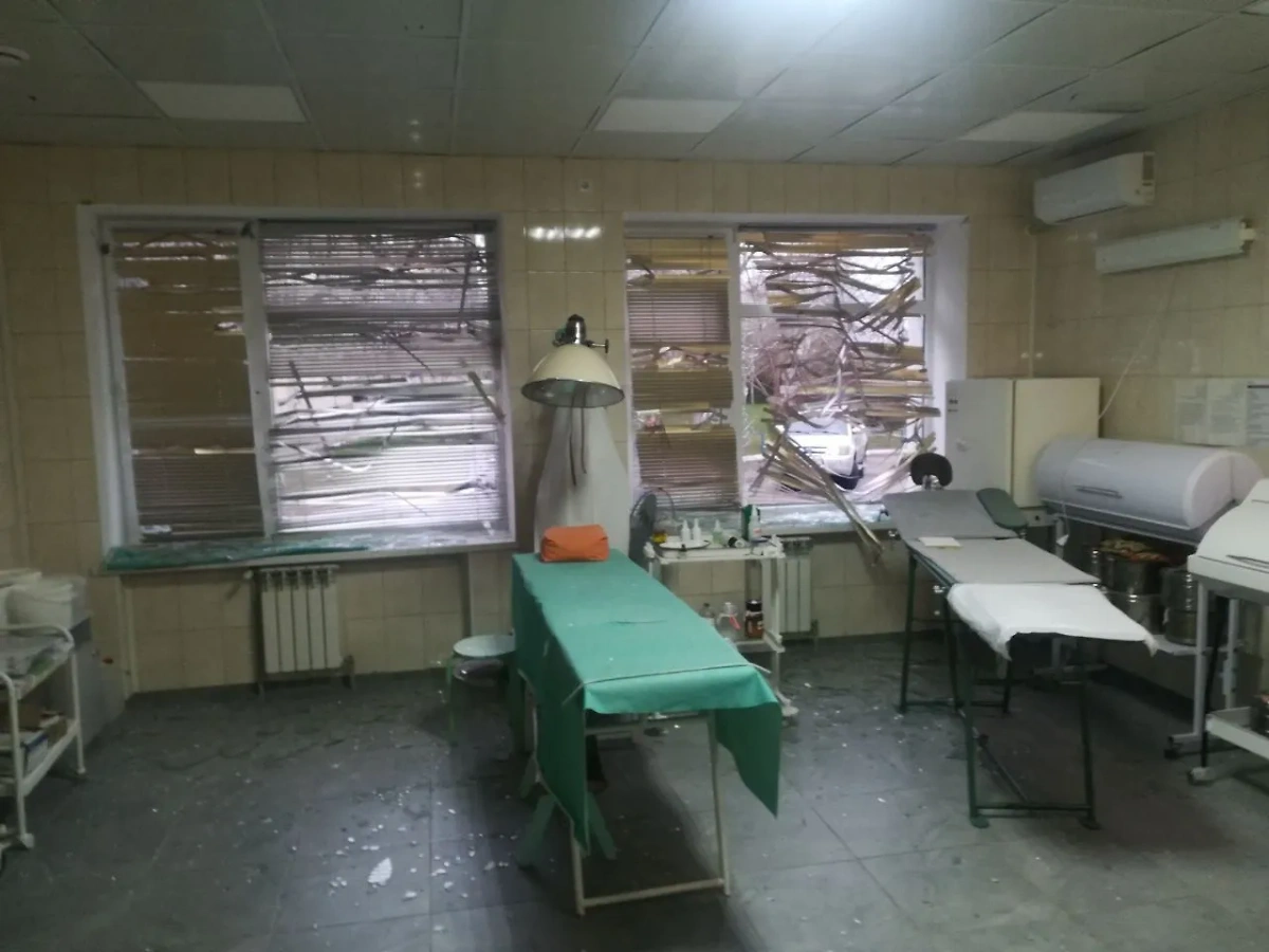Повреждения в больнице в Херсонской области после удара ВСУ. Фото © t.me / SALDO_VGA