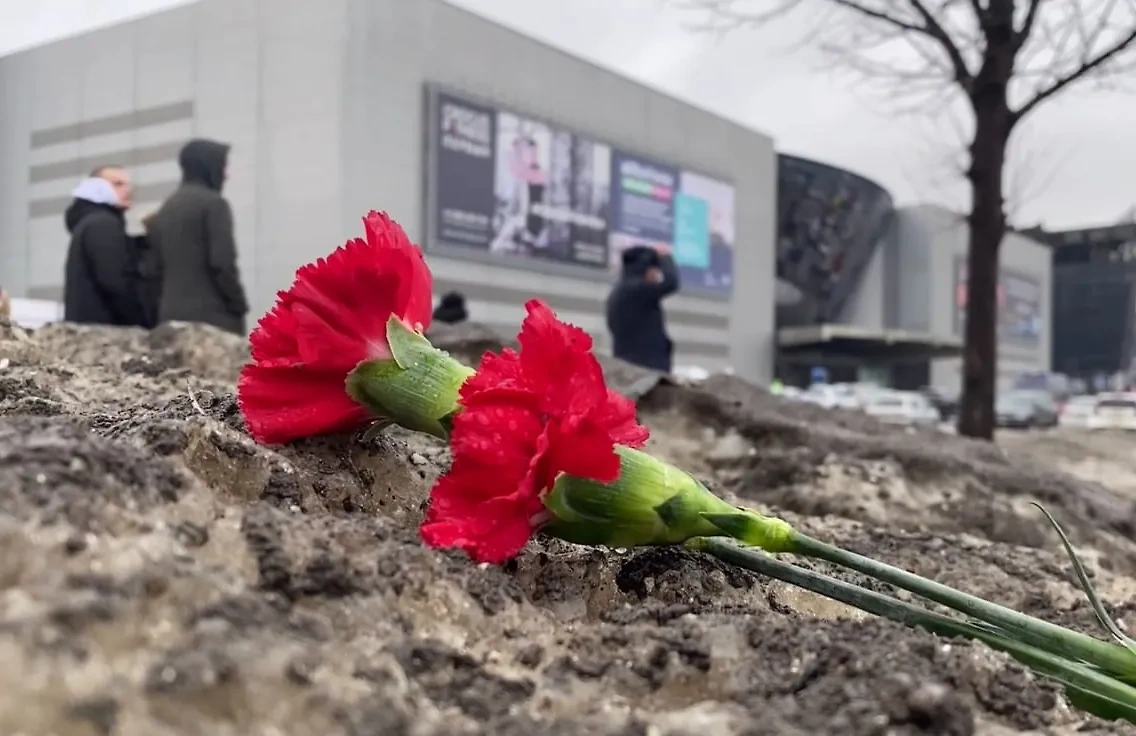 Более 100 человек погибли в результате теракта в "Крокусе". Обложка © Life.ru