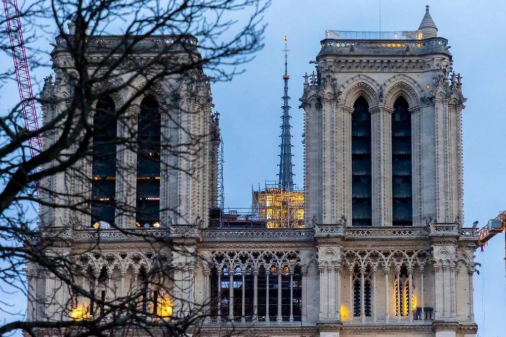 Работы по восстановлению собора Парижской Богоматери продолжаются в Париже. Обложка © ТАСС / Zuma