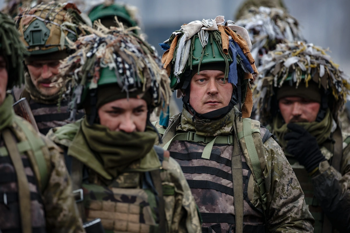 В Польше глава Министерства обороны заявил о готовности помочь Украине в выдаче военнообязанных. Обложка © Shutterstock / FOTODOM