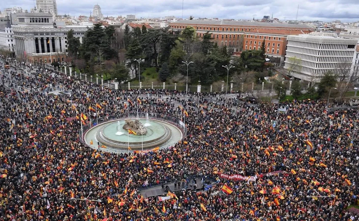 Антиправительственный митинг в Мадриде / Обложка © X / Madrid Actual