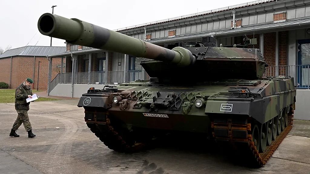 Танк Leopard 2. Обложка © ТАСС / FILIP SINGER