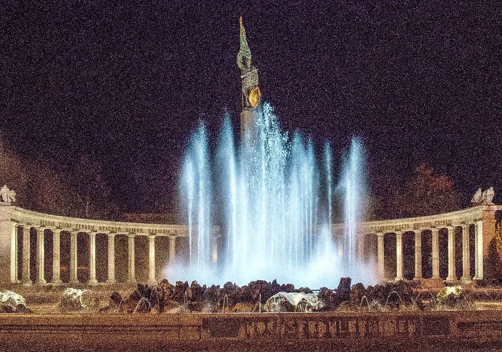 Памятник солдатам Красной Армии в Вене. Обложка © ТАСС / Василий Шитов