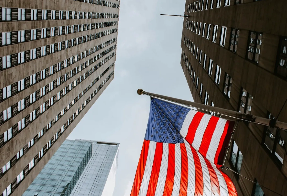 США озвучили долг Украины. Обложка © freepik / wirestock