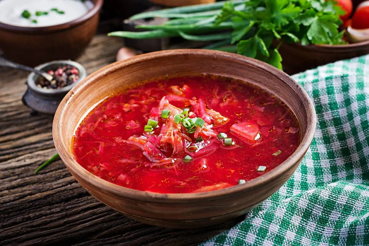 Диетический борщ варится без мяса. Фото © Shutterstock / FOTODOM / Timolina