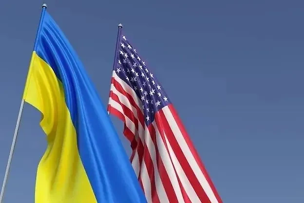 Флаги Украины и США. Обложка © Shutterstock / FOTODOM / Dana Creative Studio