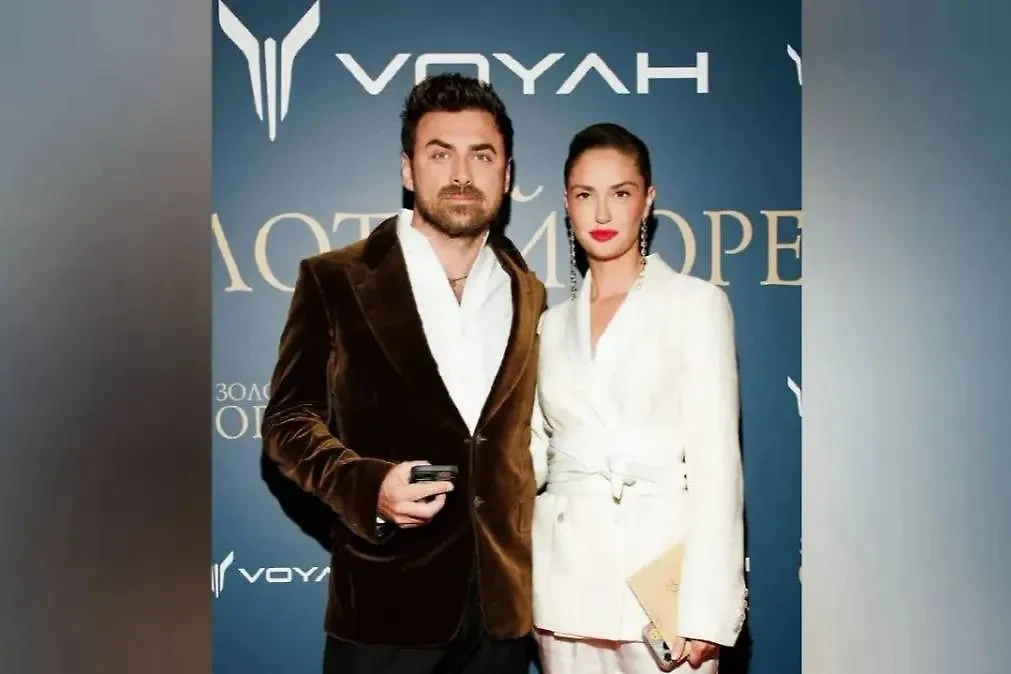 Пётр Дранга и Агата Муцениеце. Обложка © Instagram (признан экстремистской организацией и запрещён на территории Российской Федерации) / agataagata