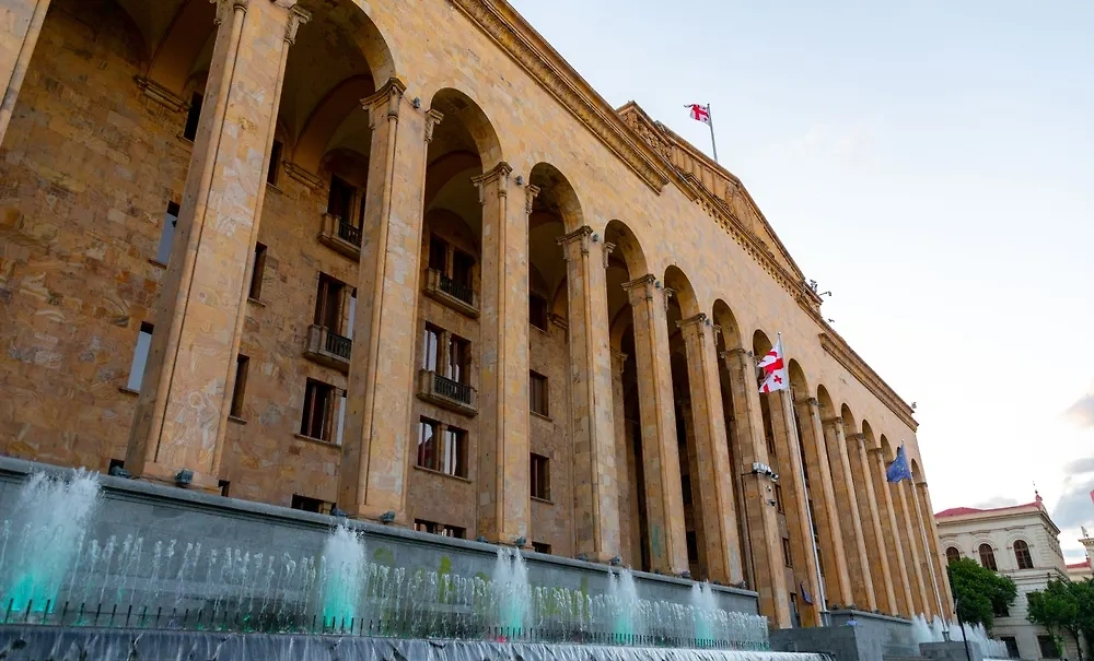 Обложка © Shutterstock / FOTODOM / ColorMaker
