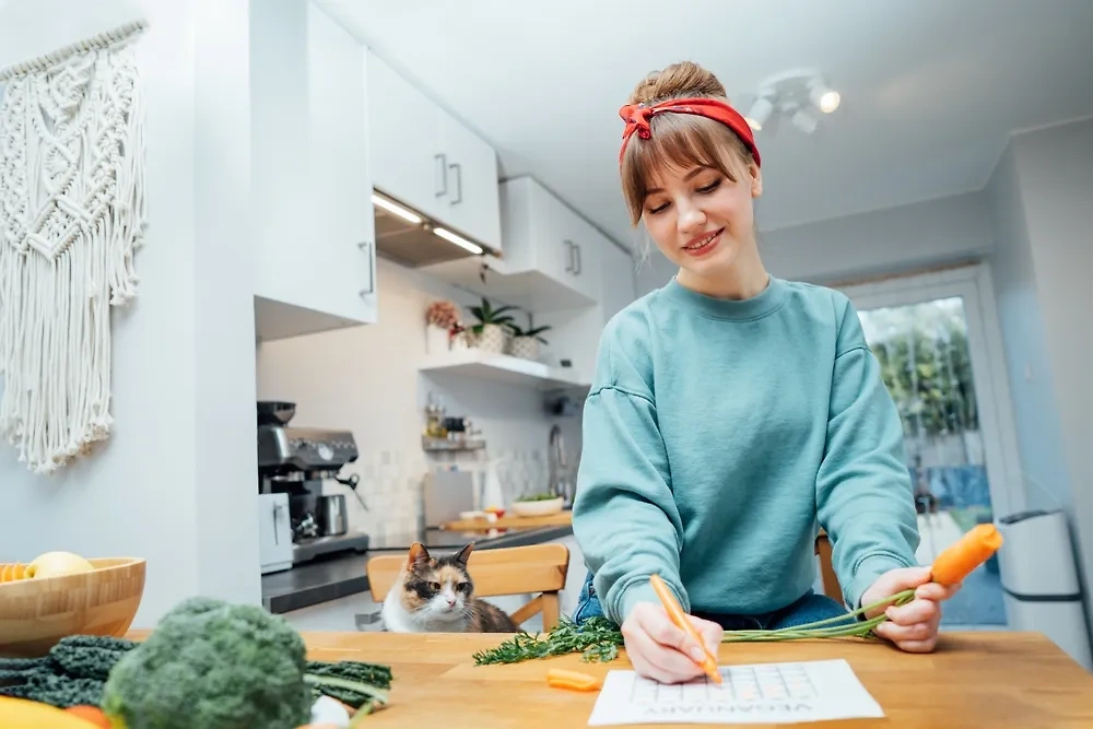 Роботы пока не способны заменить работу шеф-повара. Обложка © Shutterstock / FOTODOM / Okrasiuk