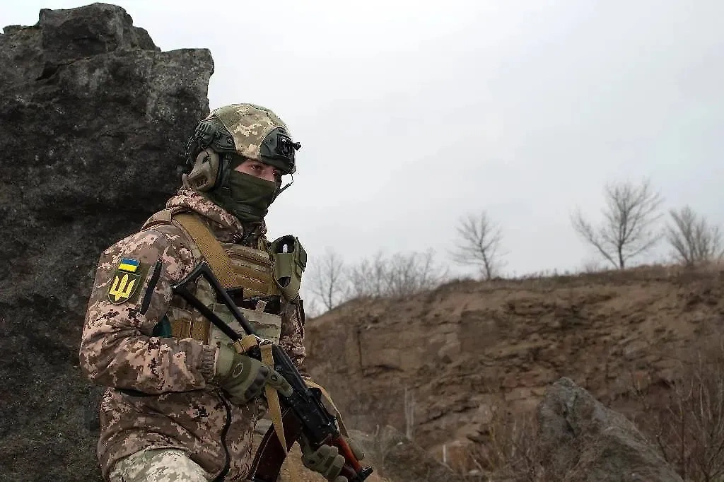 Украинский военный. Обложка © Shutterstock / FOTODOM / PumpedVisuals