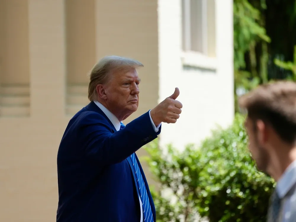 Дональд Трамп. Обложка © Shutterstock / FOTODOM / Andrew Leyden