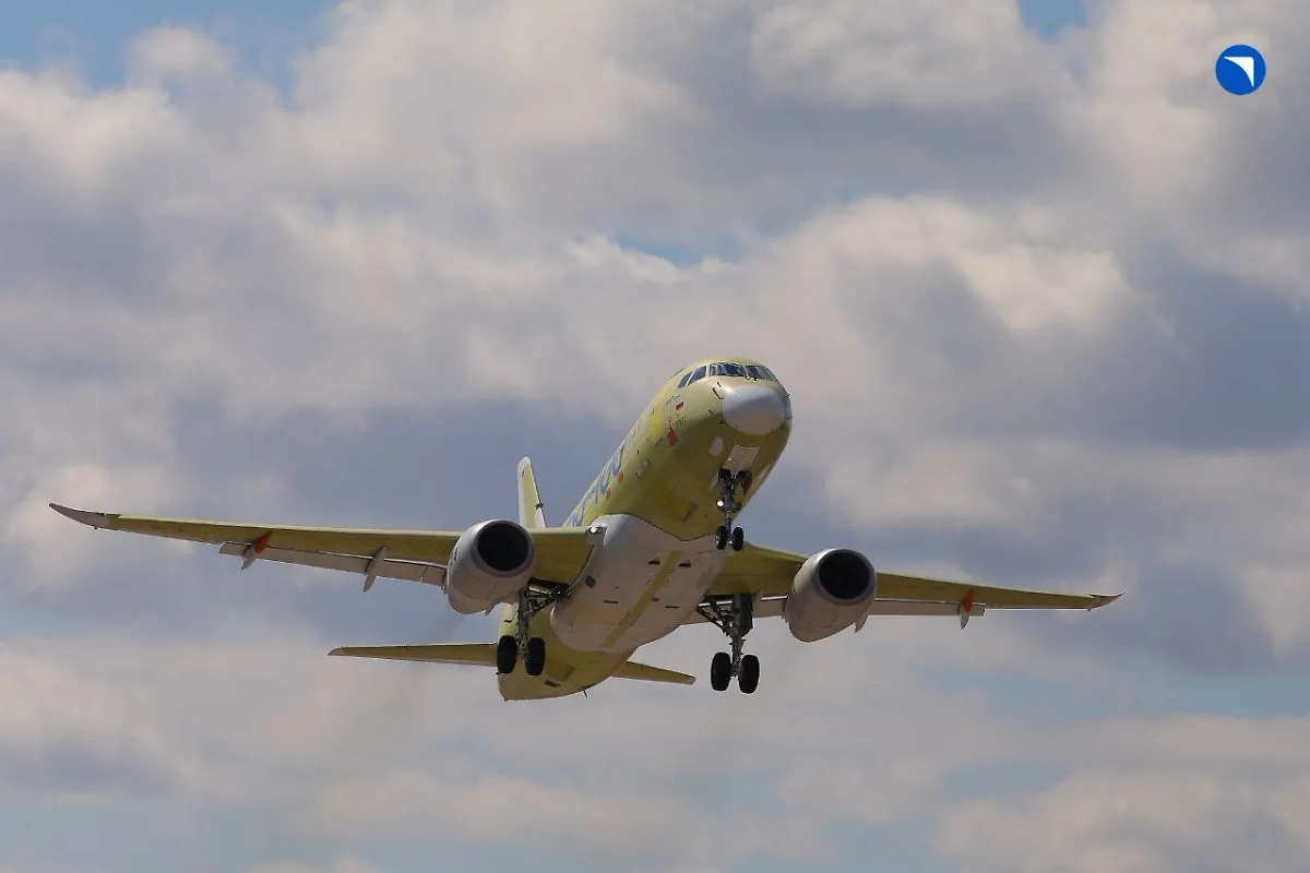 Superjet-100. Обложка © VK / Объединённая авиастроительная корпорация