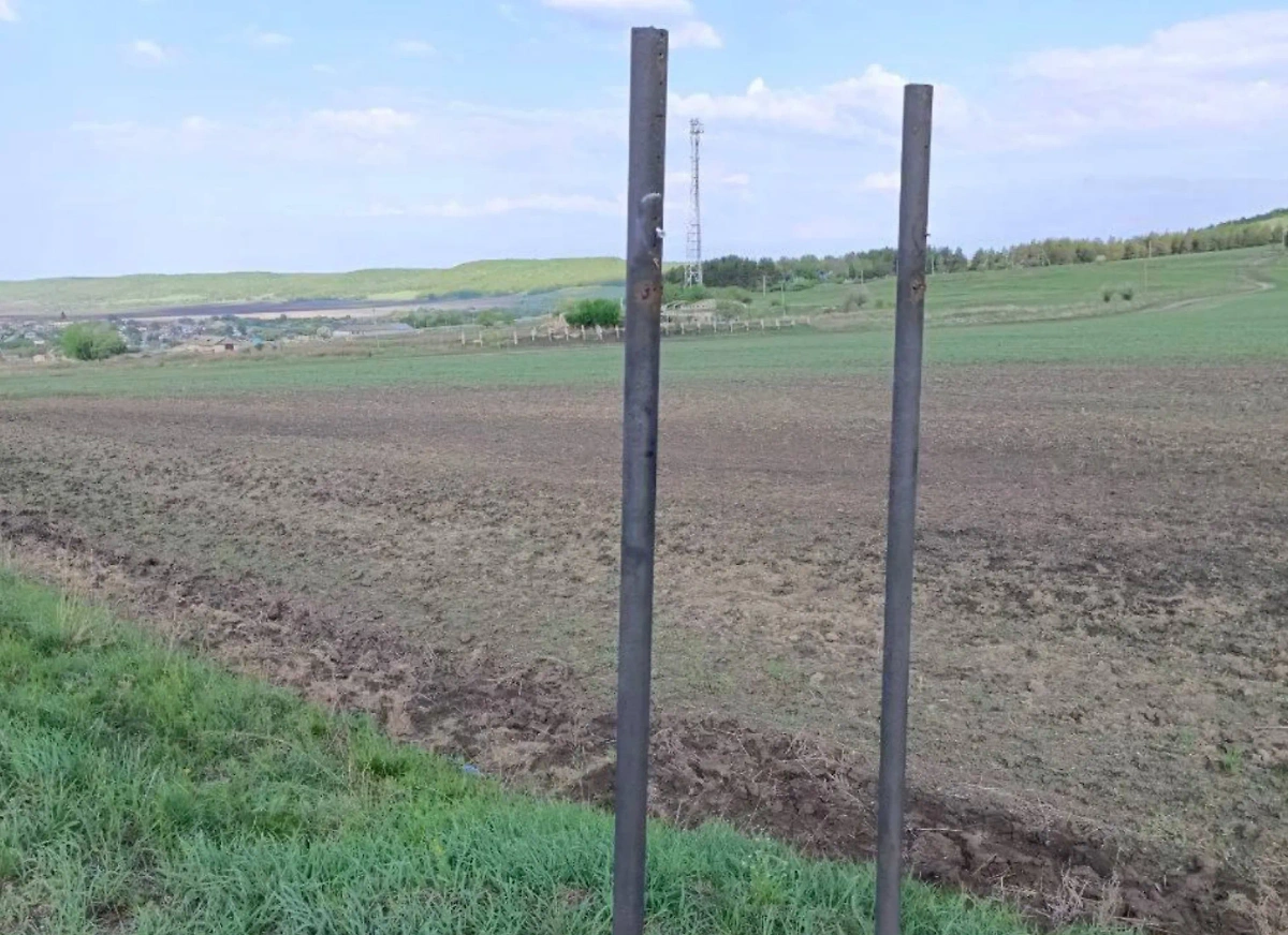 В селе Лох украли табличку с названием населённого пункта. Фото © Telegram / СЕЛО ЛОХ | Людей Объединяет Хорошее