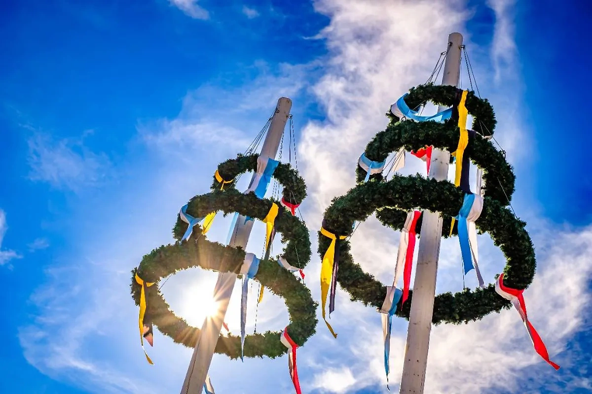 Майское дерево в Германии — символ весны и новых начинаний. Фото © Shutterstock / FOTODOM / FooTToo
