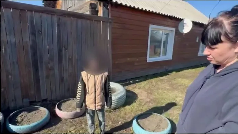 Мальчик, которого пытался похитить местный житель. Обложка © VK / Прокуратура Красноярского края
