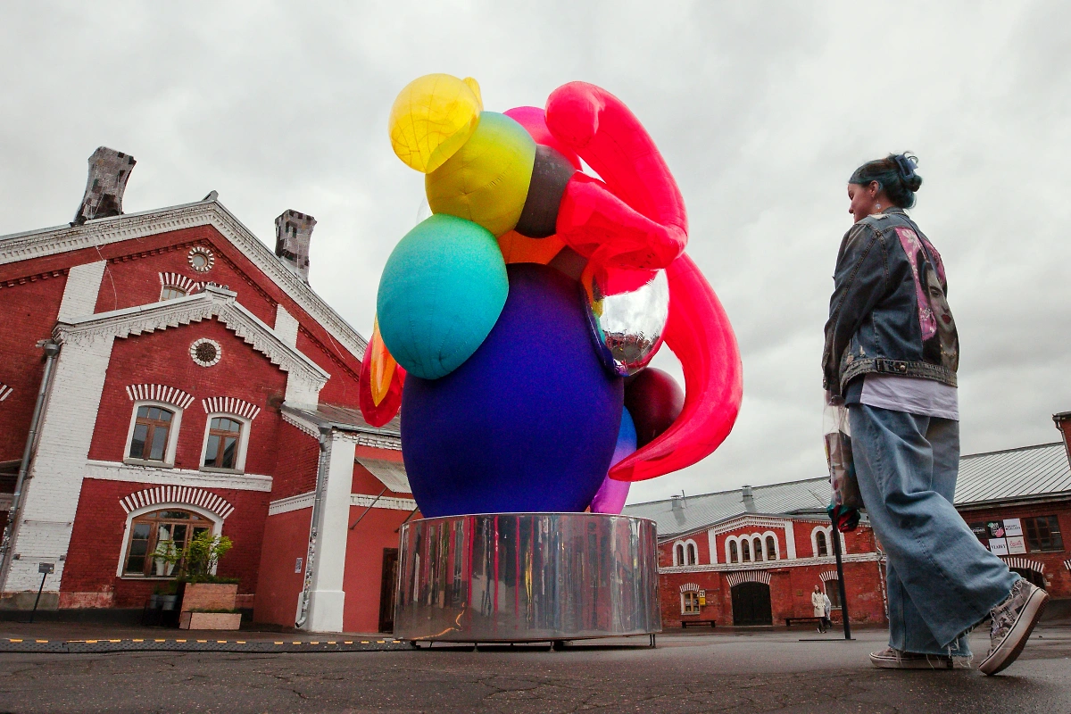 В Москве растёт интерес к мероприятиям в арт-пространствах. Обложка © ТАСС / EPA / YURI KOCHETKOV