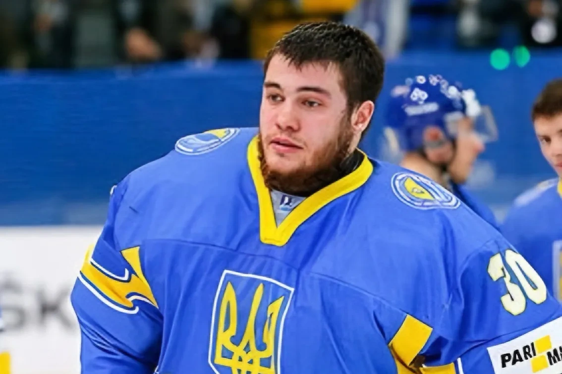 Вратарь сборной Украины по хоккею Эдуард Захарченко. Обложка © sport.ua