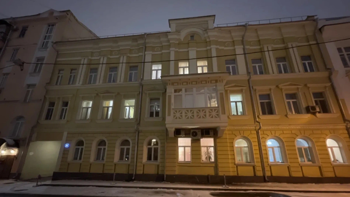 Три квартиры и 5 машино-мест в историческом доме в Сеченовском переулке могли остаться Елене Степаненко. Фото © 2gis