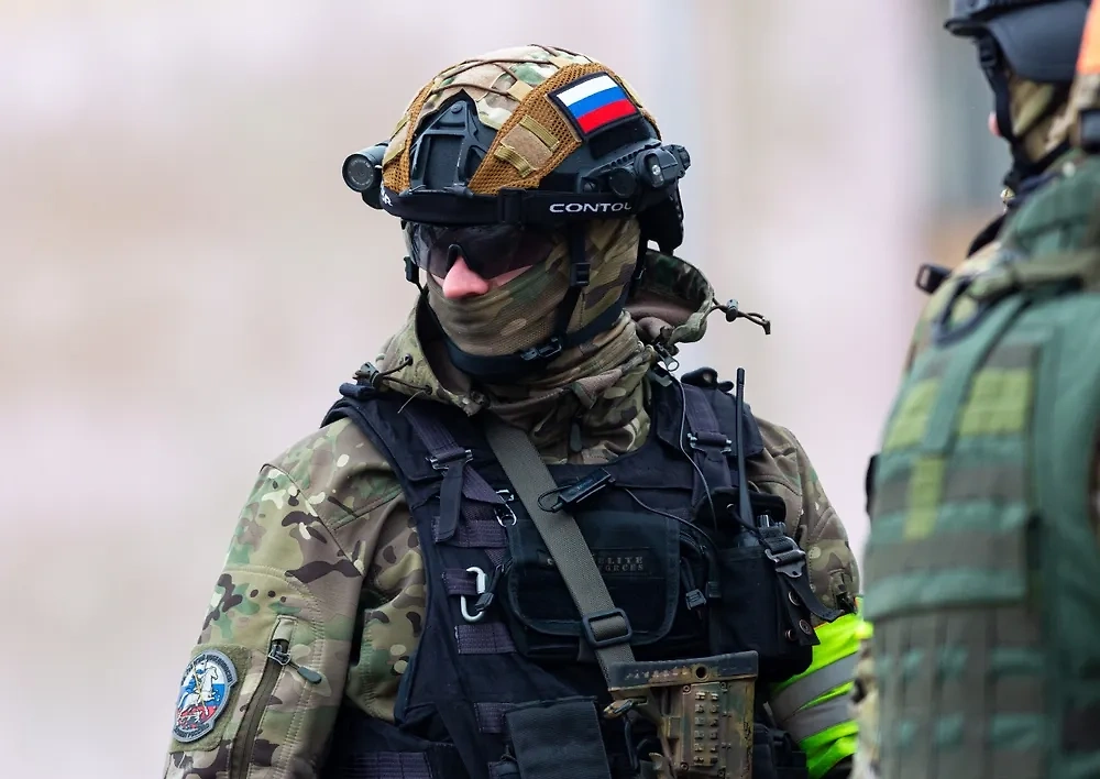 Военнослужащий. Обложка © Shutterstock / FOTODOM / Dmitriy Kandinskiy