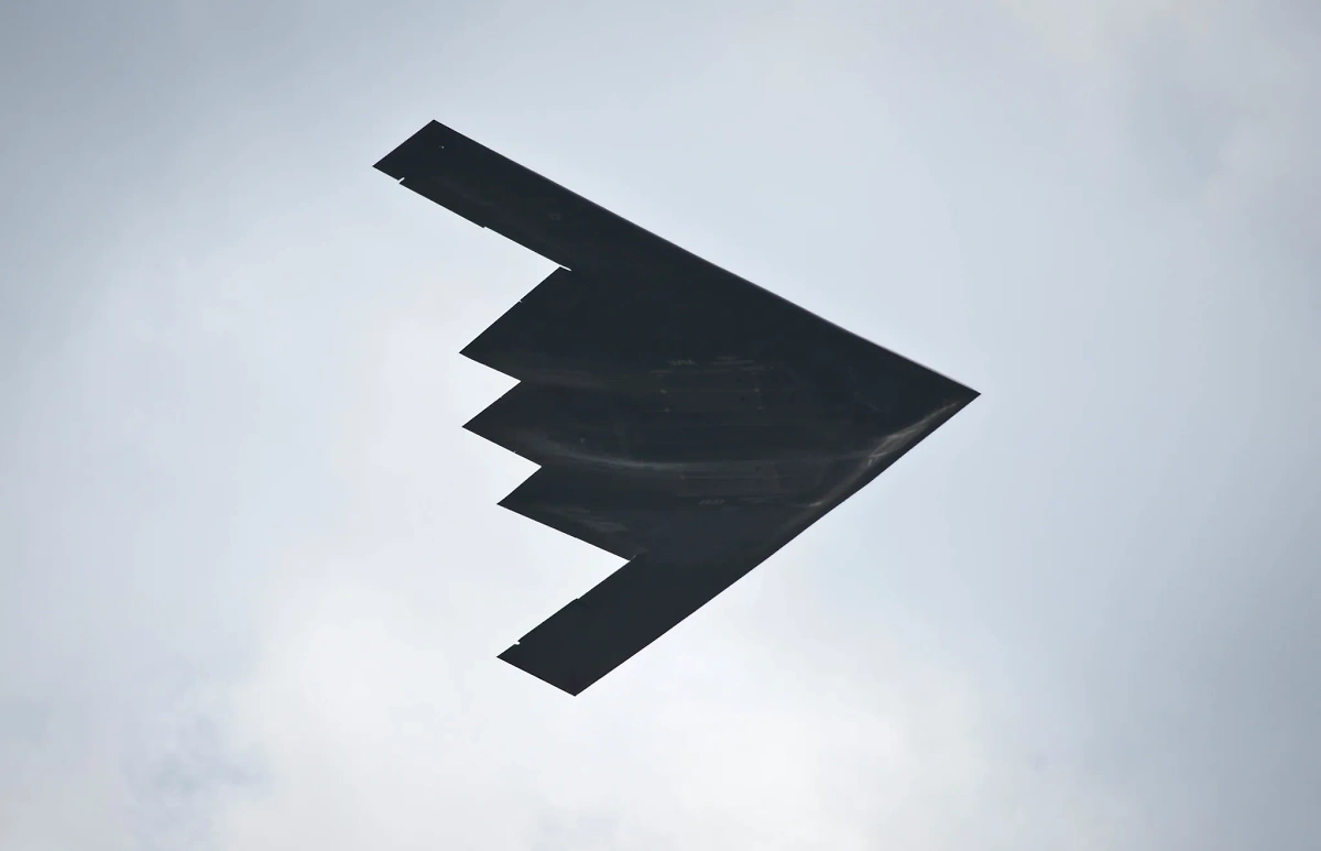 Один из носителей B61 — бомбардировщик B-2. Фото © Flickr / US Air Force