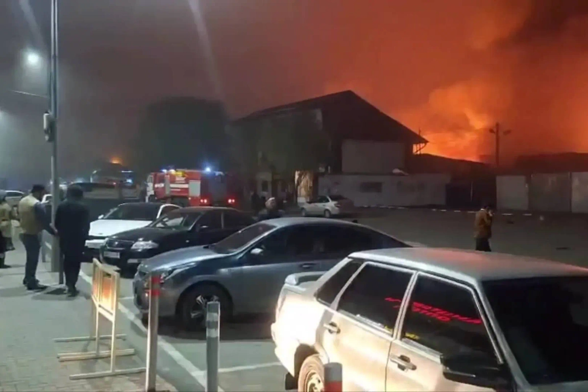 Пожар на рынке в Сунже. Обложка © Telegram / Администрация г.Сунжа