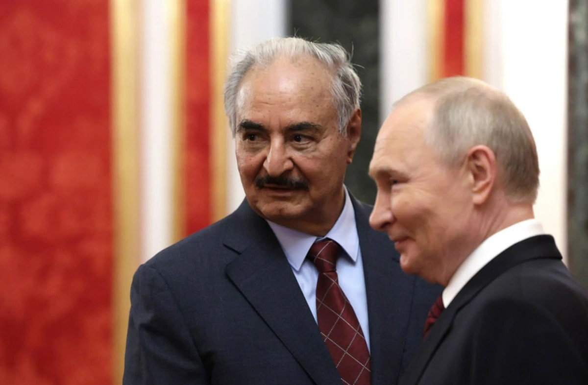 Встреча Путина с Главнокомандующим Ливийской национальной армией Халифой Хафтаром. Фото © Telegram / Кремль. Новости