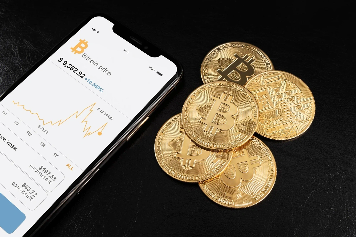 Цена биткоина превысила отметку в $105 тысяч. Обложка © Freepik / freepik