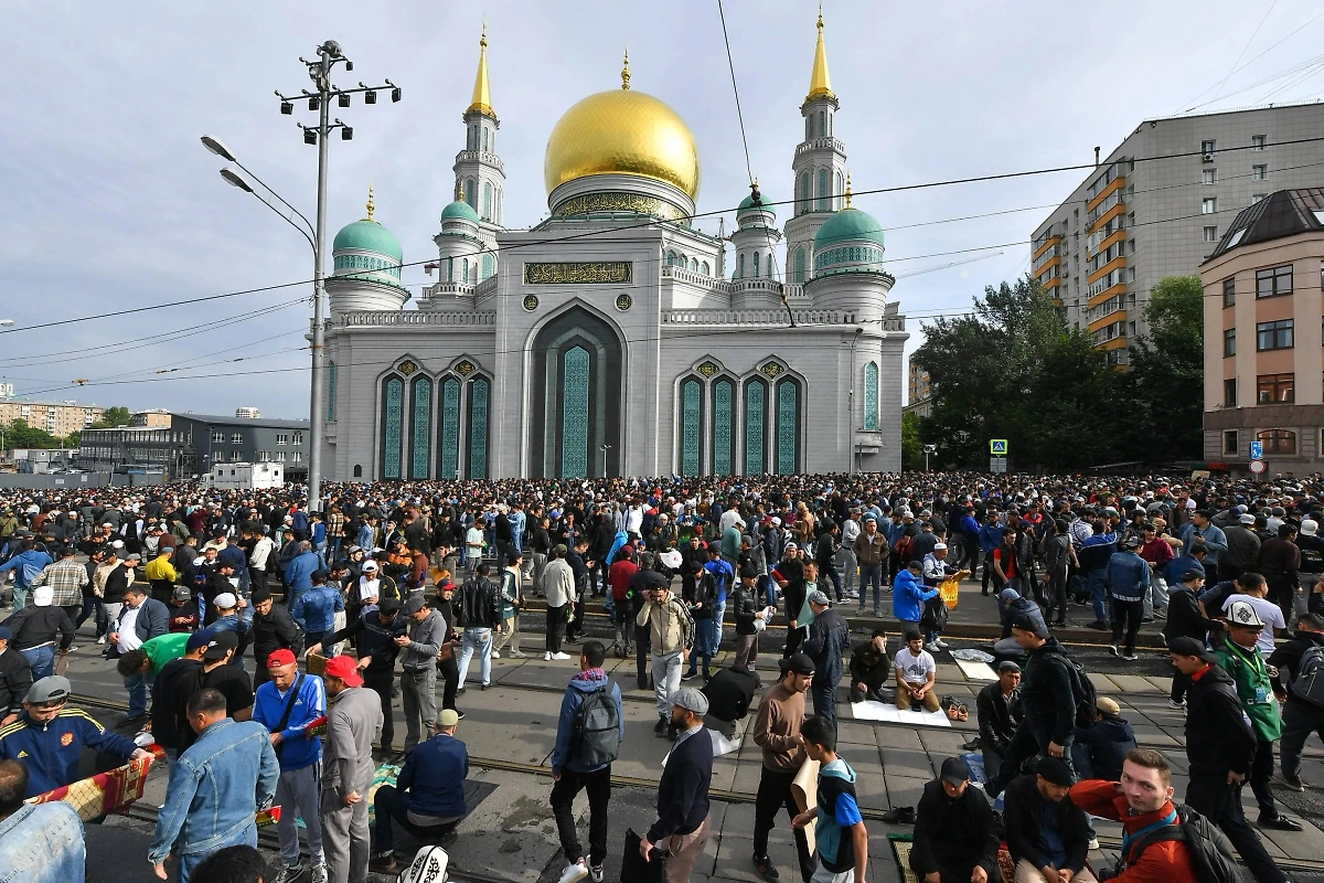 Празднование Курбан-байрама в Московской соборной мечети. Фото © АГН «Москва» / Сергей Киселёв