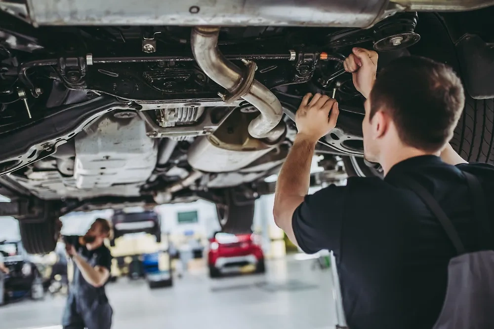 Автомастерская. Обложка © Shutterstock / FOTODOM / 4 PM production