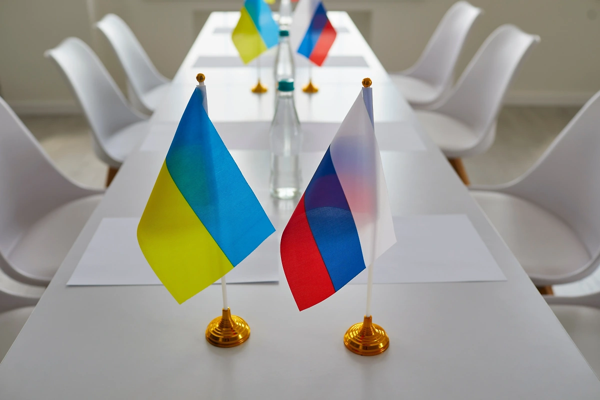 Обложка © Shutterstock / FOTODOM Studio Romantic