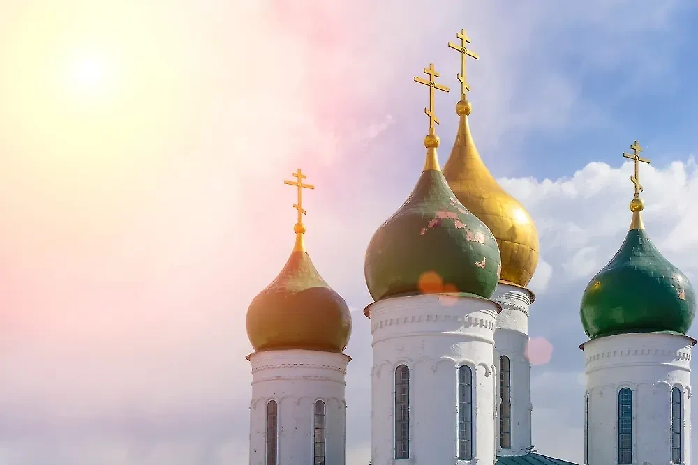 Церковь. Обложка © Shutterstock / FOTODOM / UladzimirZuyeu