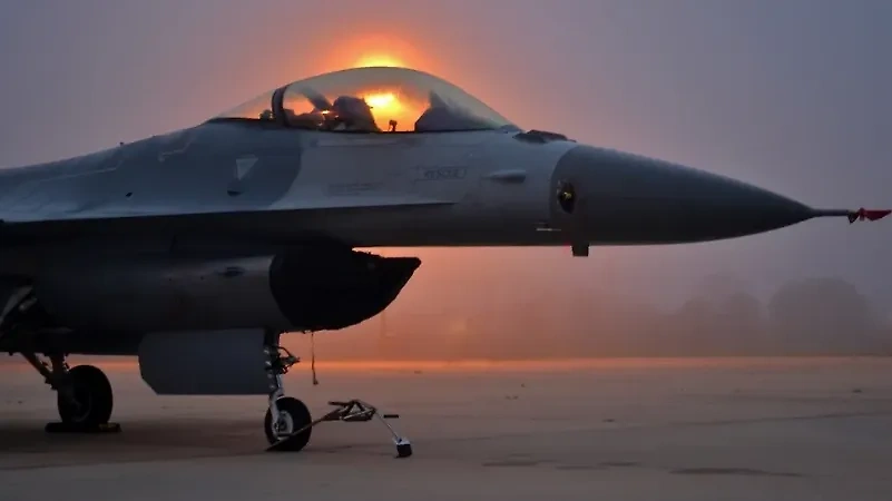 Истребитель F-16. Обложка © Shutterstock / FOTODOM / Michael Fitzsimmons
