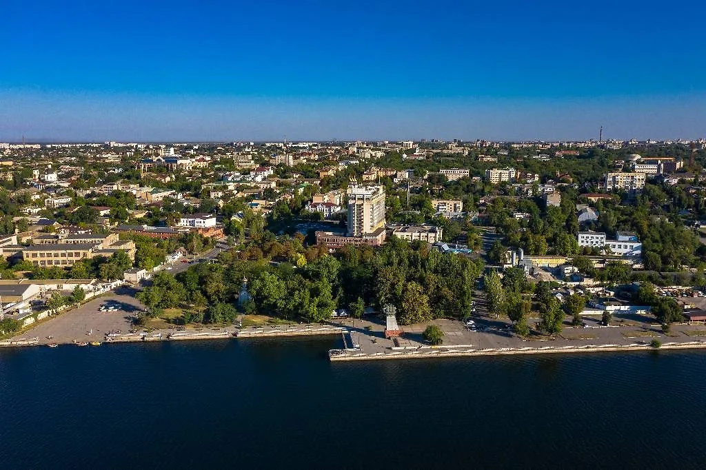 Обложка © Shutterstock / FOTODOM / RONEDYA