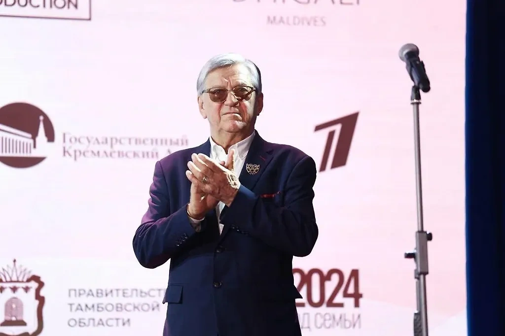Александр Тихонов. Обложка © Telegram / alexandr_tikhonov_biathlon