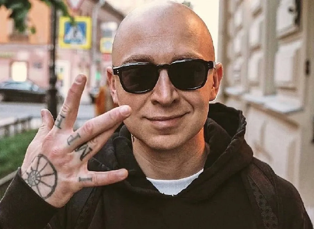 Oxxxymiron*. Обложка © VK / Мирон Фёдоров*