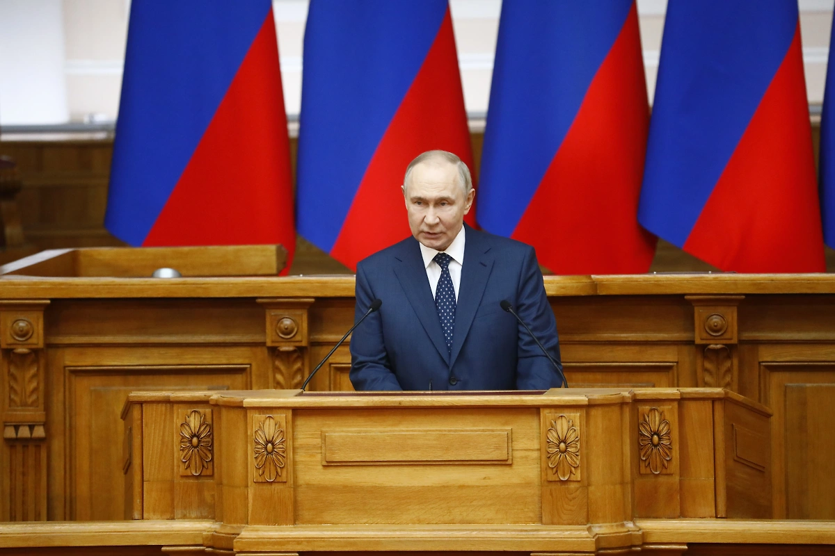 Владимир Путин. Обложка © Life.ru