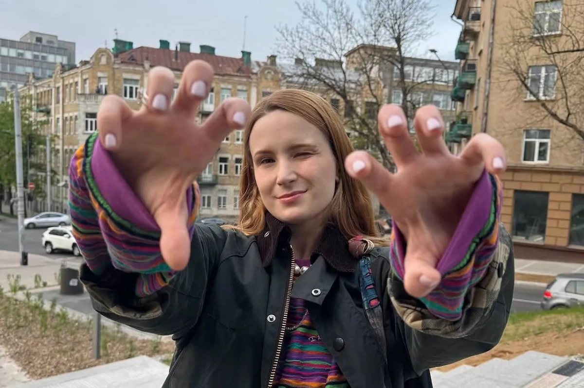 Певица Монеточка*. Обложка © Instagram (признан экстремистской организацией и запрещён на территории Российской Федерации) / monetochkaliska*