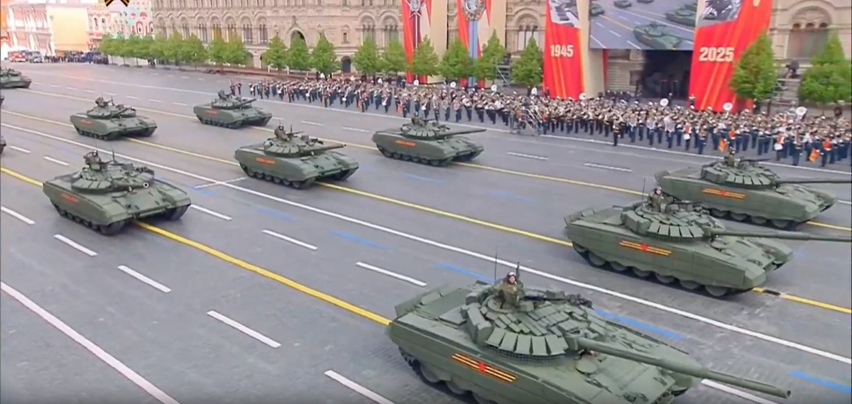 Танки на Параде Победы. Обложка © Life.ru