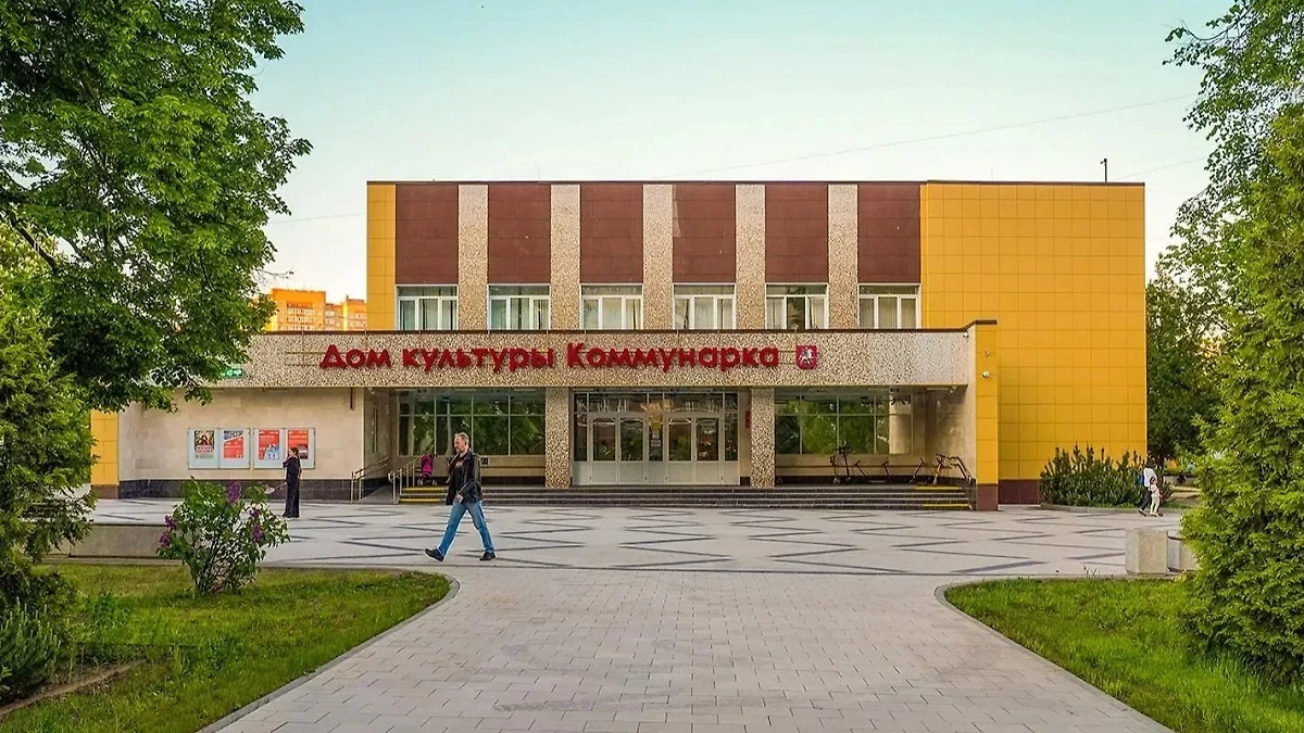 В Коммунарке благоустроили территории у метро. Обложка © mos.ru