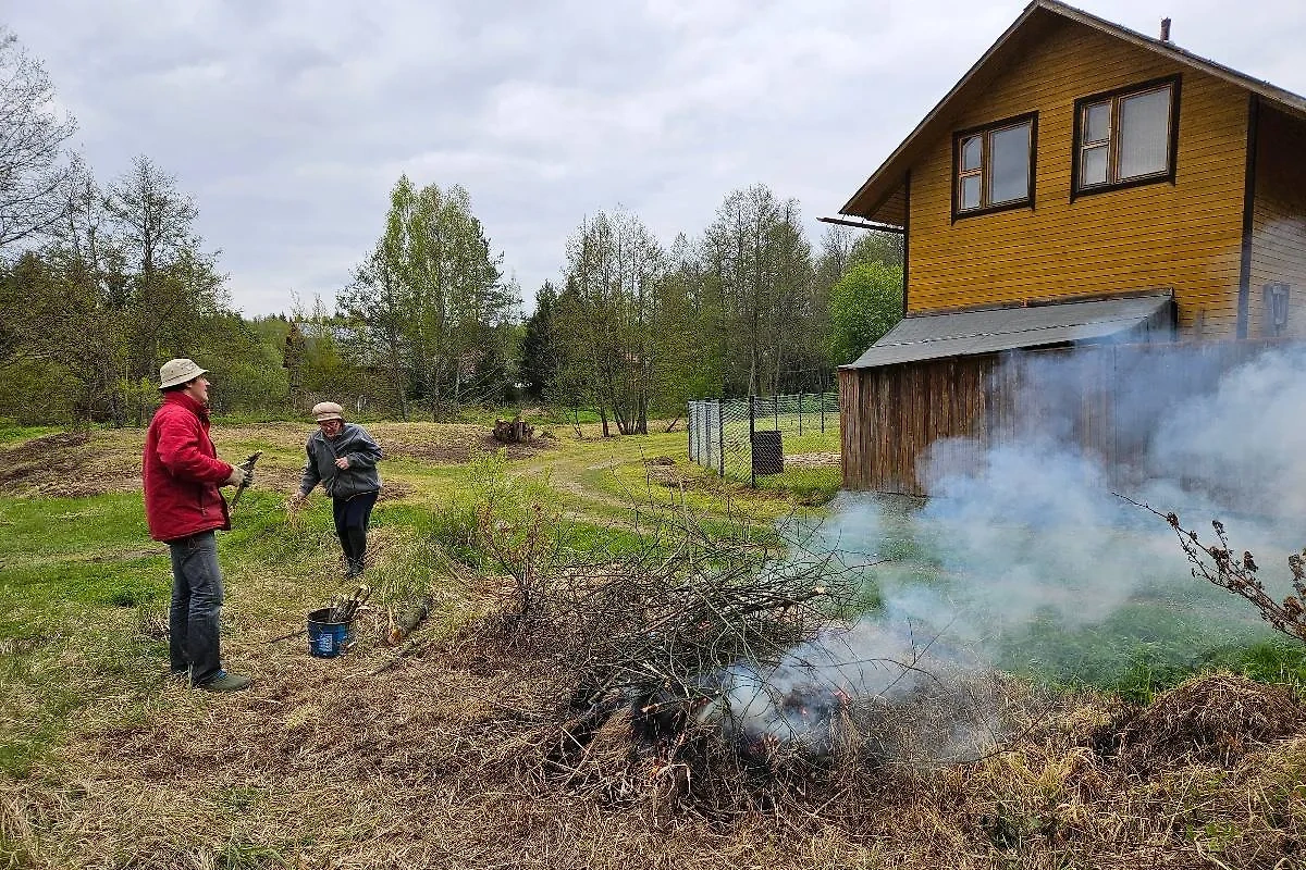 Противопожарные требования на даче: штрафы за неправильные костры и печи. Фото © Shutterstock / FOTODOM / Pavel L Photo and Video