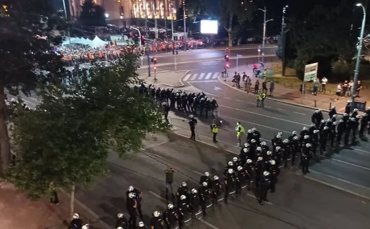 Протест в Сербии. Обложка © Х / Visioner