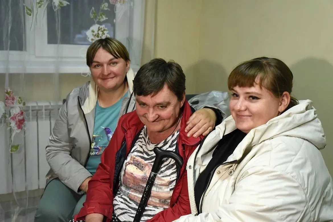 Вернувшаяся с Украины женщина. Обложка © Telegram / Александр Хинштейн