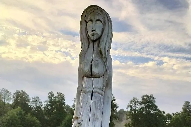 Мокошь, кажется, была единственной женщиной в пантеоне Владимира. Странно, ведь до христианства у него было 800 наложниц. Фото © Wikipedia / Polandhero