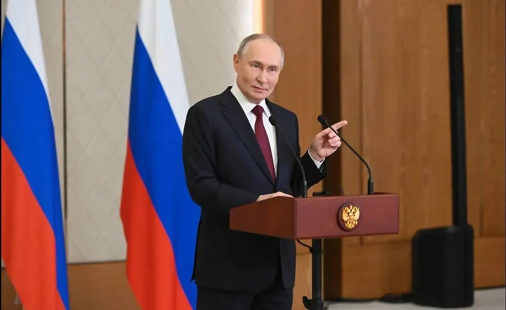 Глава государства Владимир Путин. Обложка © Life.ru
