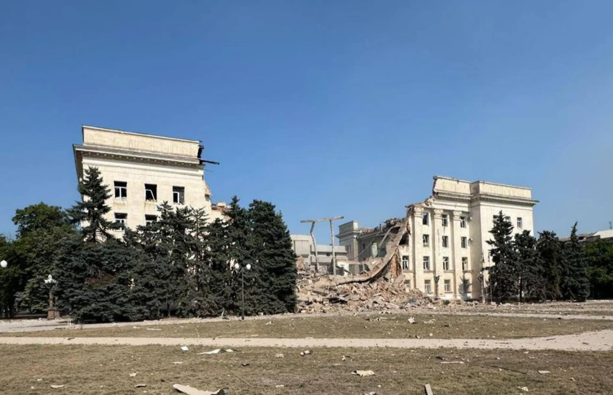 Здание администрации в Херсоне полностью разрушено. Фото © Андрей Ермак