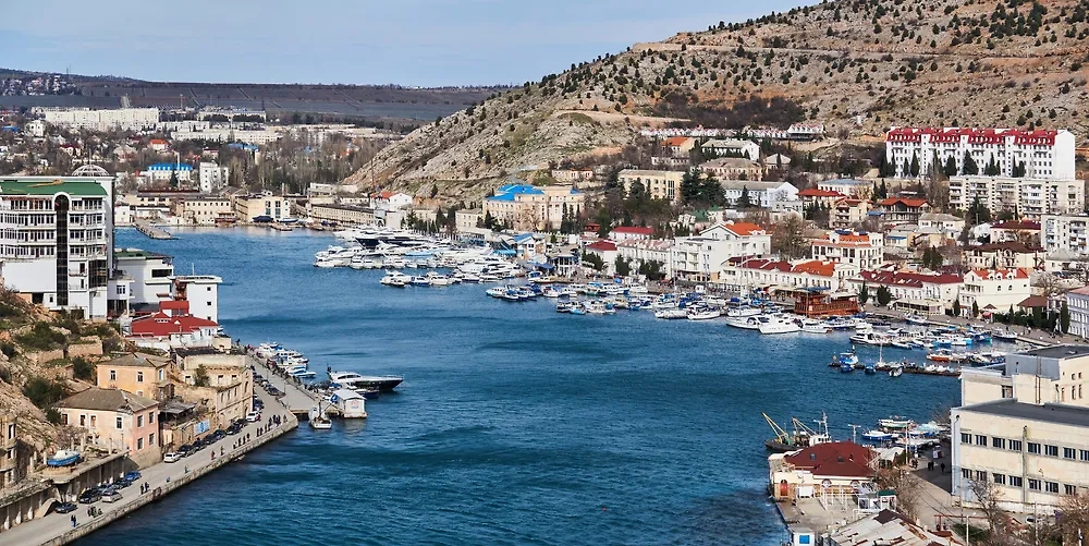 Крым. Обложка © Shutterstock / FOTODOM / Evgeny Haritonov